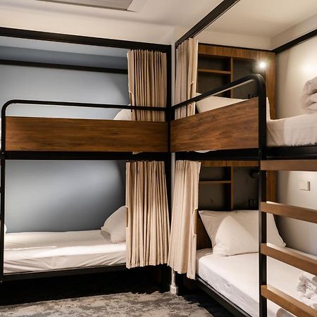 بيت شباب واي إتش إيه روتوروا المظهر الخارجي الصورة A capsule hotel in Tokyo