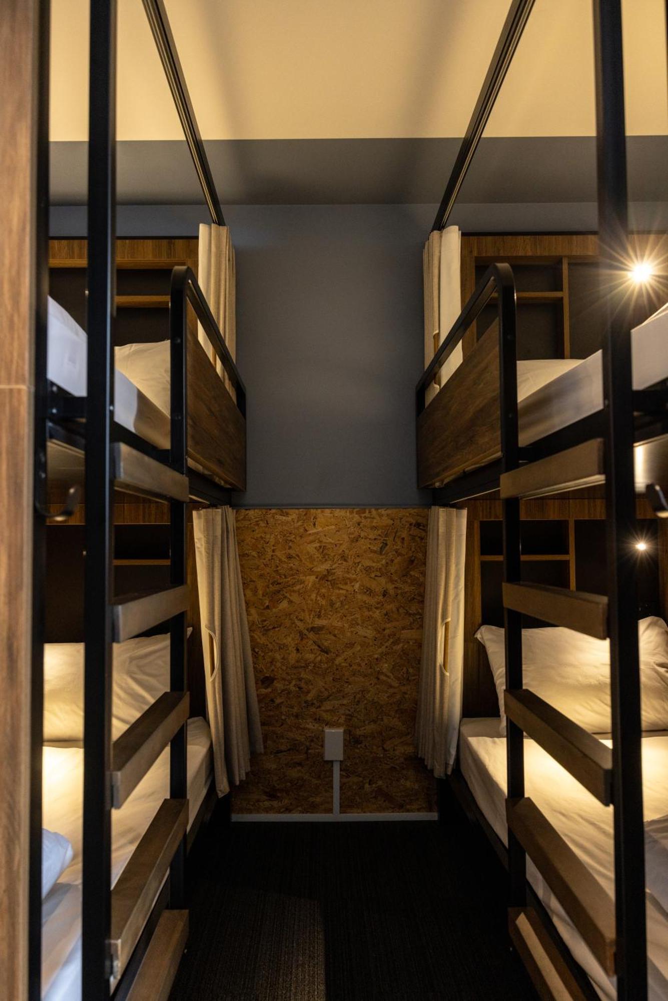 بيت شباب واي إتش إيه روتوروا المظهر الخارجي الصورة A capsule hotel in Tokyo