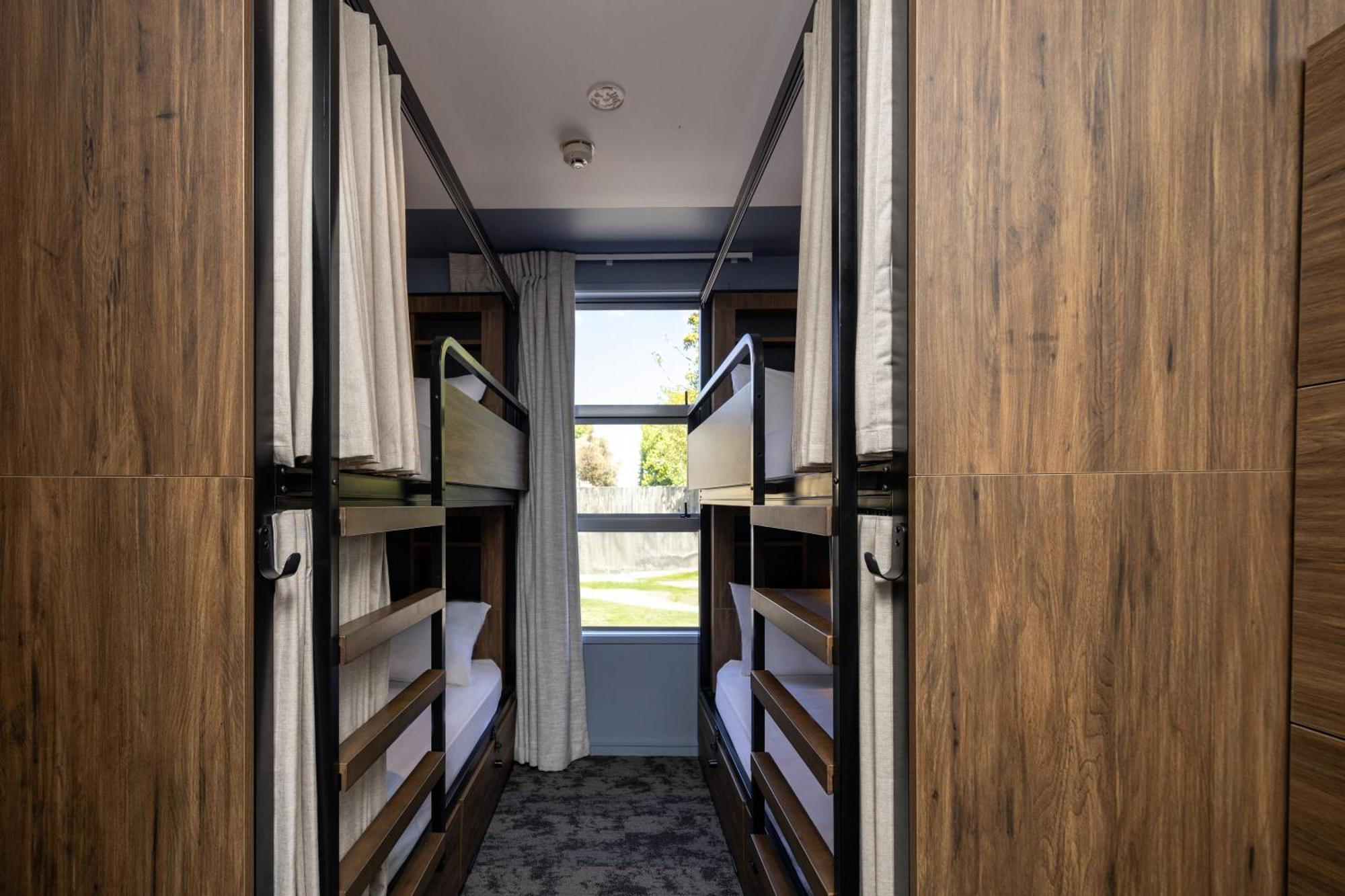 بيت شباب واي إتش إيه روتوروا المظهر الخارجي الصورة A bunk room at the new student residence halls
