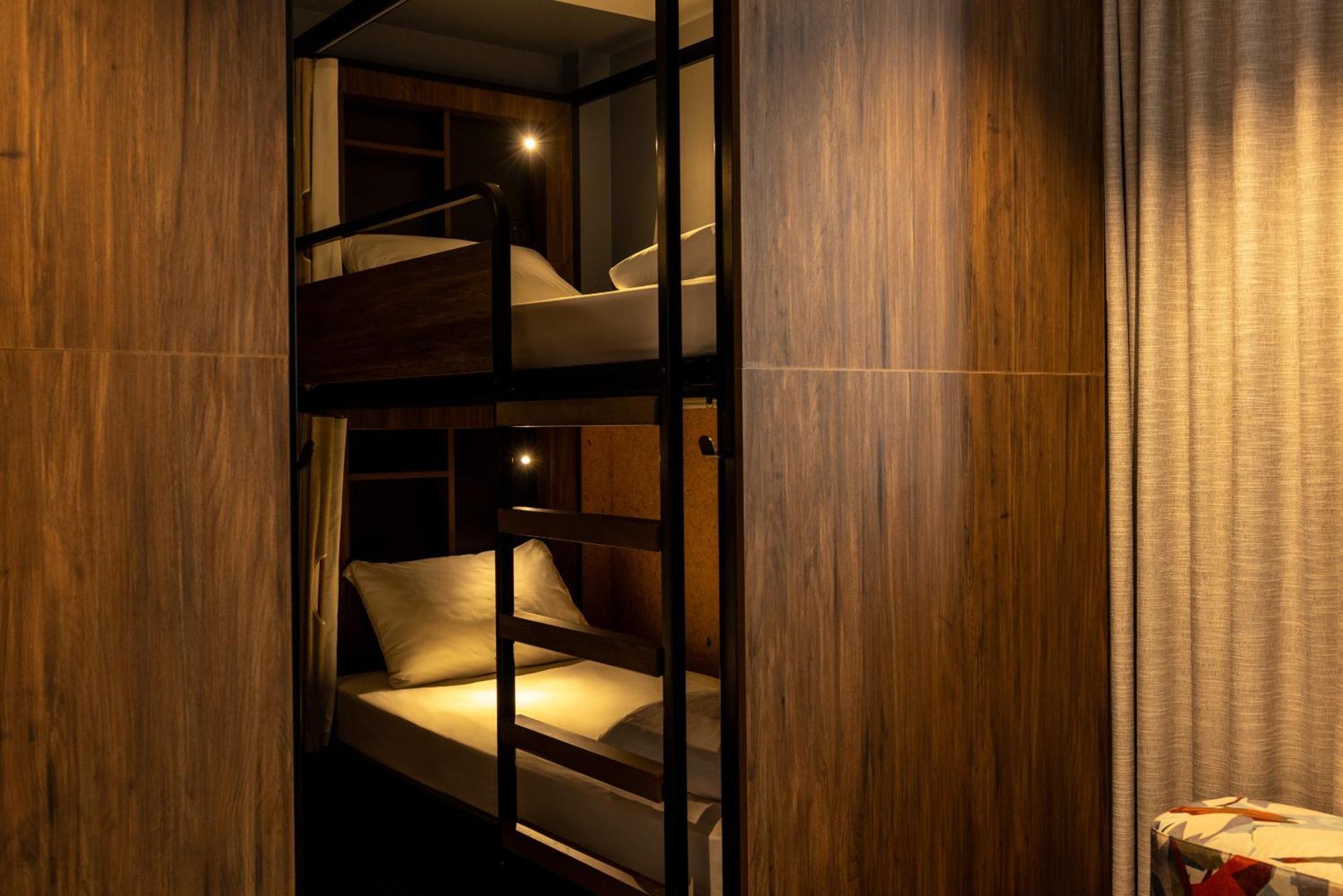 بيت شباب واي إتش إيه روتوروا المظهر الخارجي الصورة A capsule hotel in Tokyo