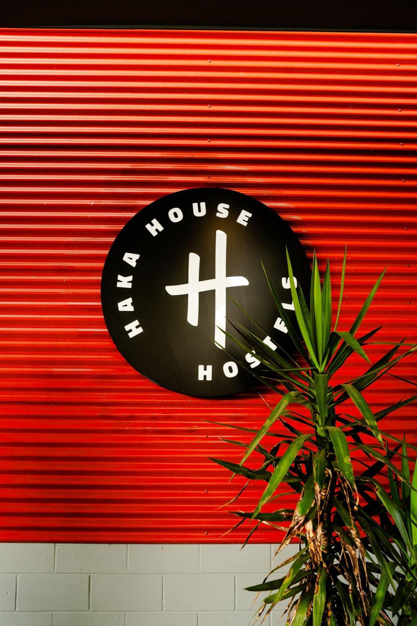 بيت شباب واي إتش إيه روتوروا المظهر الخارجي الصورة Haka House