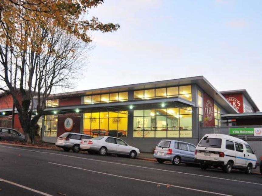 بيت شباب واي إتش إيه روتوروا المظهر الخارجي الصورة The Village Cinemas at the Village Cinemas in the suburb of Randwick, Sydney, Australia.